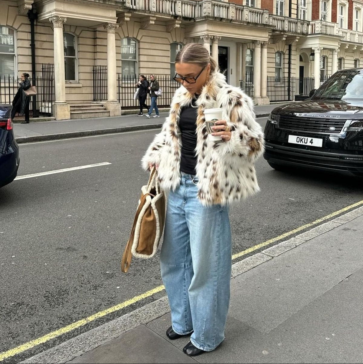 Snow Leopard Faux Fur Coat Women - Luxurious, Stylish & Warm Jacket 3