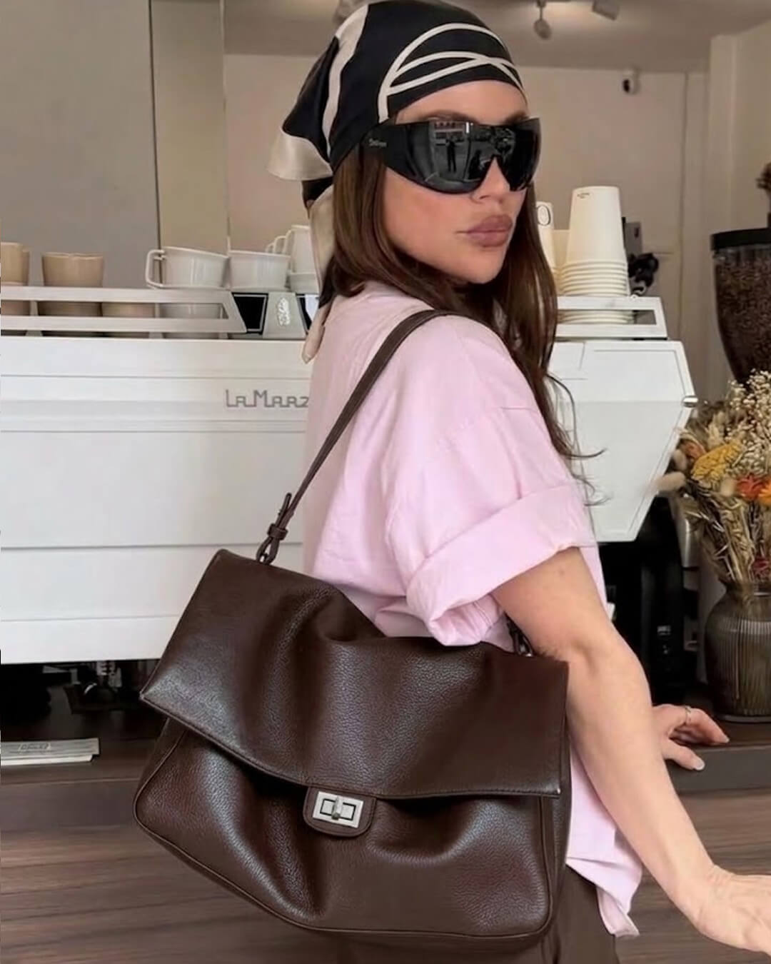 SOERA Miriam Crossbody Leather Shopper Bag - Bag -  Small: 32x9x22cm Brown
